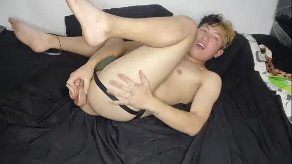 Gay a escondidas En su Habitación ️