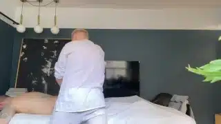 Horny client gets hard during massage and seduces the masseur.