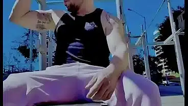 Hombre heterosexual acepta ser grabado en video gay muy comprometedor pues es humillado por tener pito chico