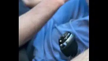 NÃO RESISTI AO PAU DO UBER E ELE LEITOU MEU CUZINHO LISO