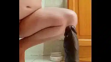 Que rico follando me con dildo me encanta