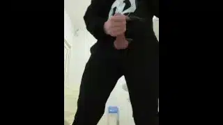 Twink dryly jerks off in the clinic